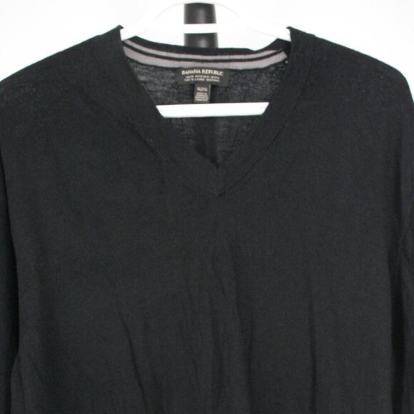 Banana Republic 100% Merino Wool Black V-Neck Knit Pullover Sweater Sz XL Mens - Picture 3 of 10